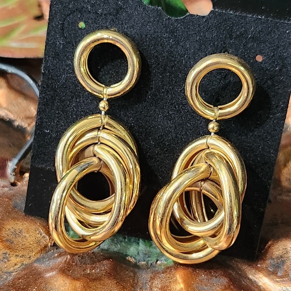 Jewelry - Vintage gold dangle open circle earrings‎